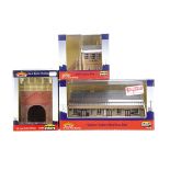 Bachmann 00 Gauge Scenecraft Buildings, 44-144 Highley Station Booking Office, 44-044 GWR Signal