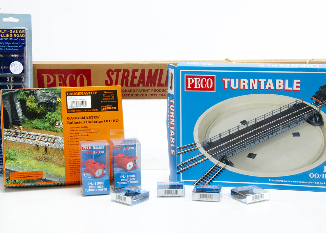 Peco 00 Gauge Turntable Kit and various Accessories and Streamline lengths of track and DCConcepts