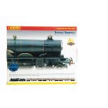 Hornby 00 Gauge Great British Trains R2090 'Torbay Express' Train Pack, comprising BR green Castle