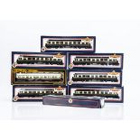 Bachmann 00 Gauge GWR Collett chocolate and cream Coaches, 34-126 3rd, 34-101 1st, 34-051 3rd and