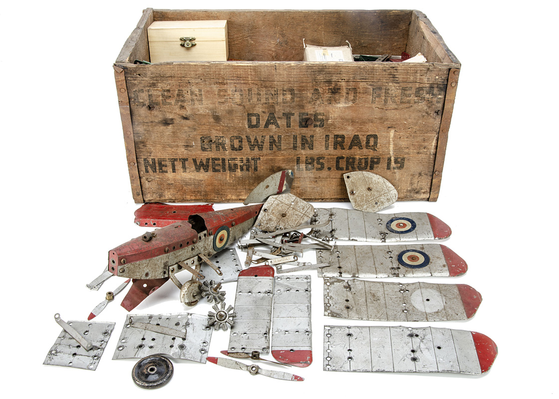 Large collection of pre and post-War Meccano including parts for Aeroplane Constructor, parts for - Image 4 of 4