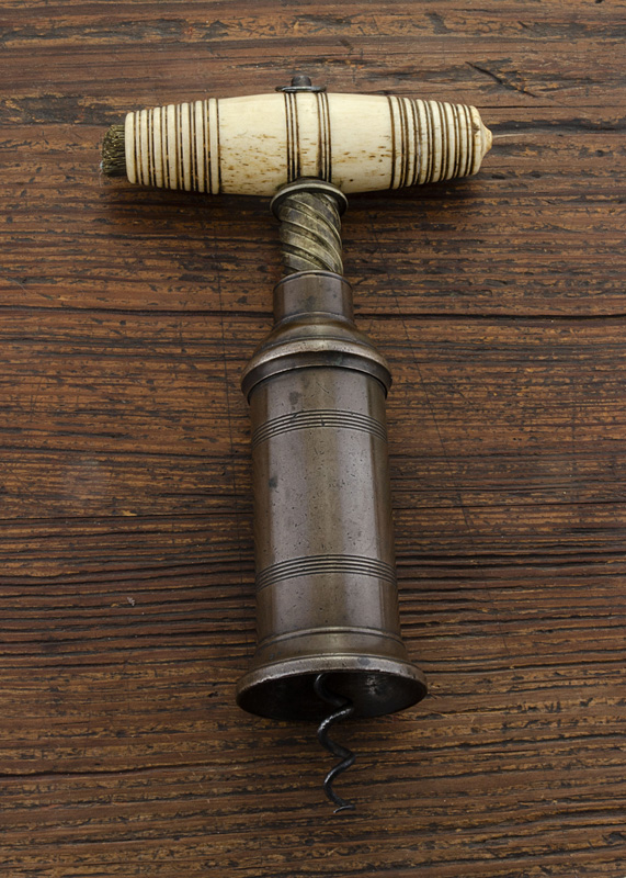An English 19th Century Thomason type double action corkscrew, ribbed and barrel shaped bone - Image 2 of 2