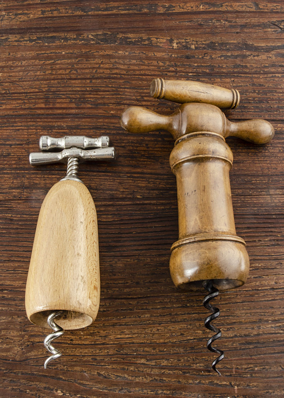 Four French mechanical wooden barrel corkscrews, two boxwood marked 'The Club' made in France, one - Image 2 of 2