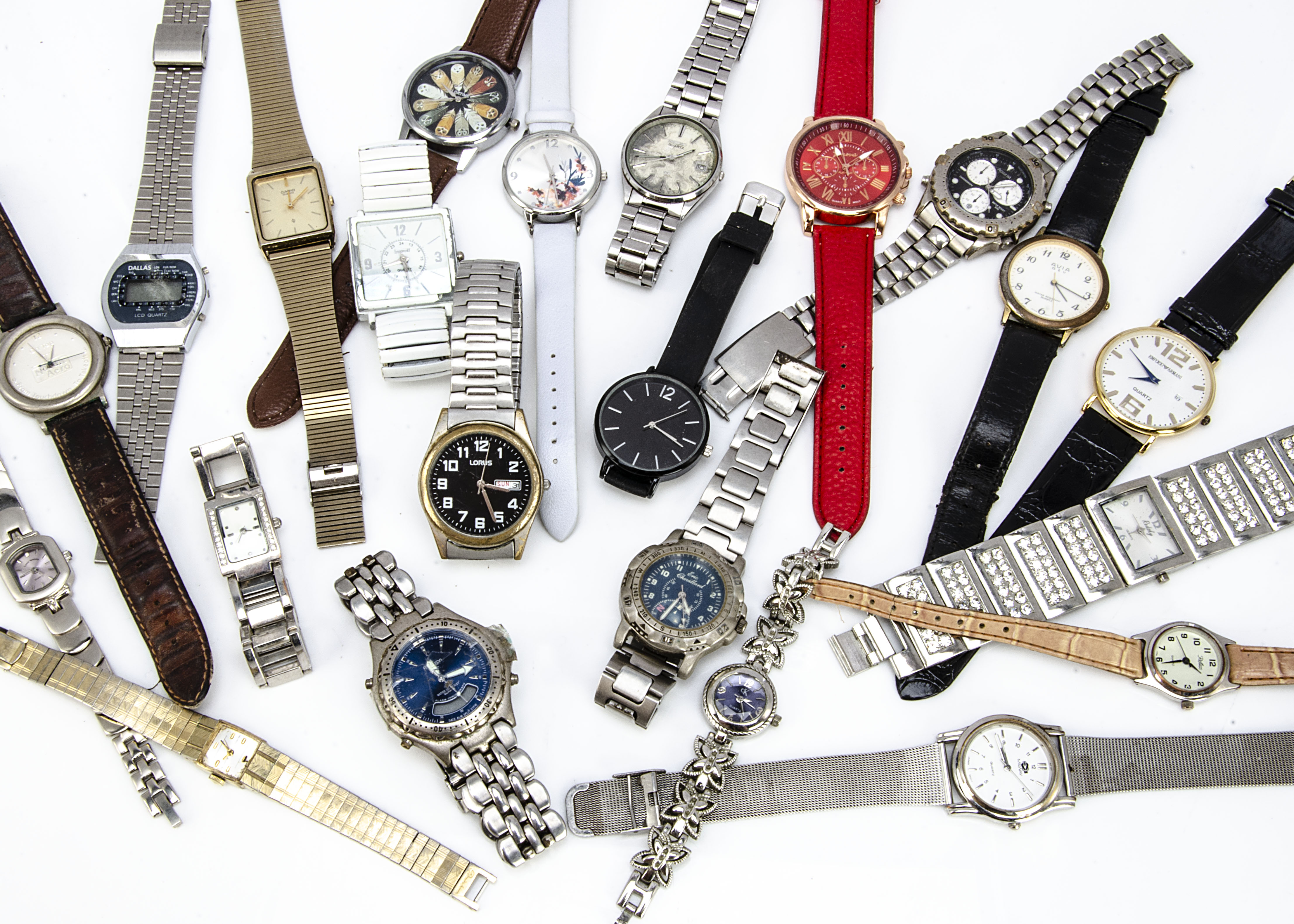 A box of modern and fashion watches, AF, including a Seiko quartz, Sekonda, and much more