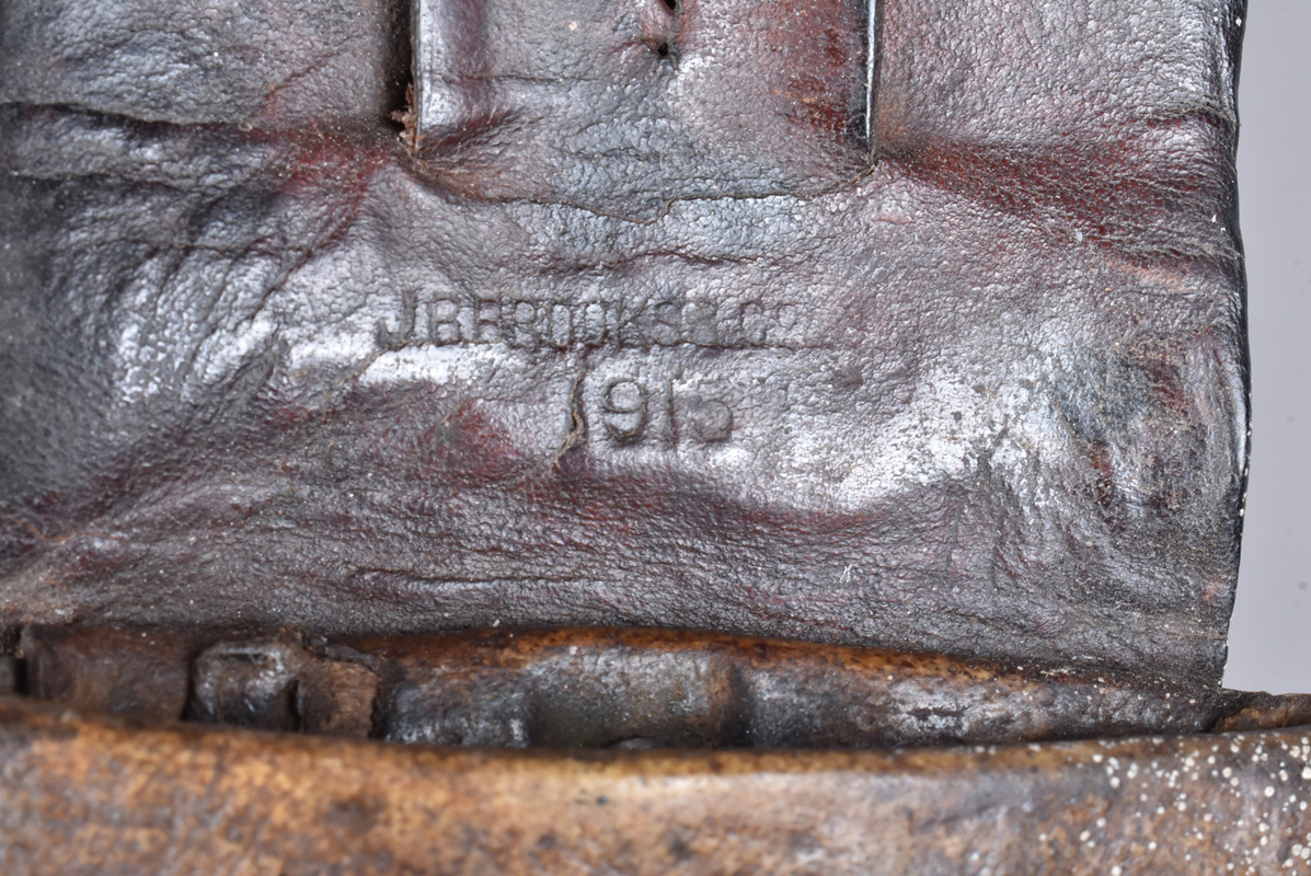 A WWI 1915 machete by Lucas of Sheffield, with maker's stamps to the 34.5cm long blade, wooden - Image 5 of 5