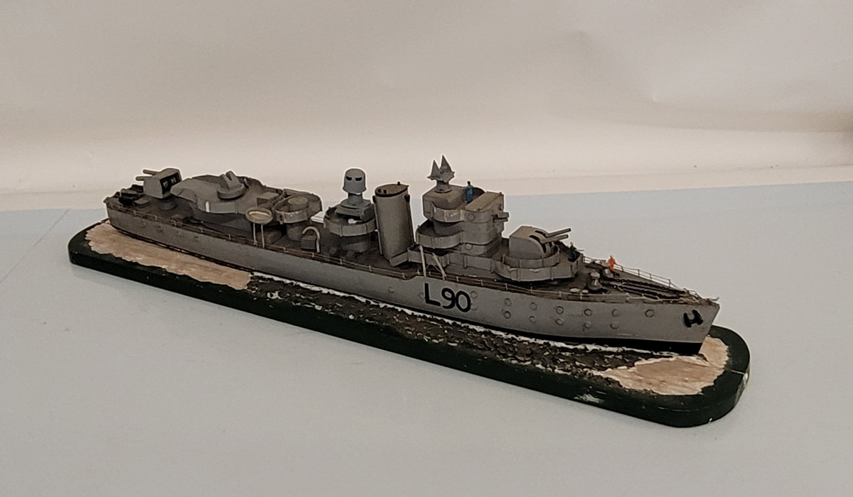 A model of HMS Ledbury, An escort destroyer Hunt class Type II, 84 cm long by 17 cm wide by 20 cm