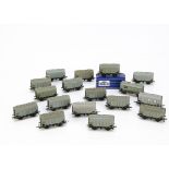 Hornby Dublo 00 Gauge 2-Rail 4625 Grain Hopper Wagons, 16 Dublo wagons, three with Tri-ang