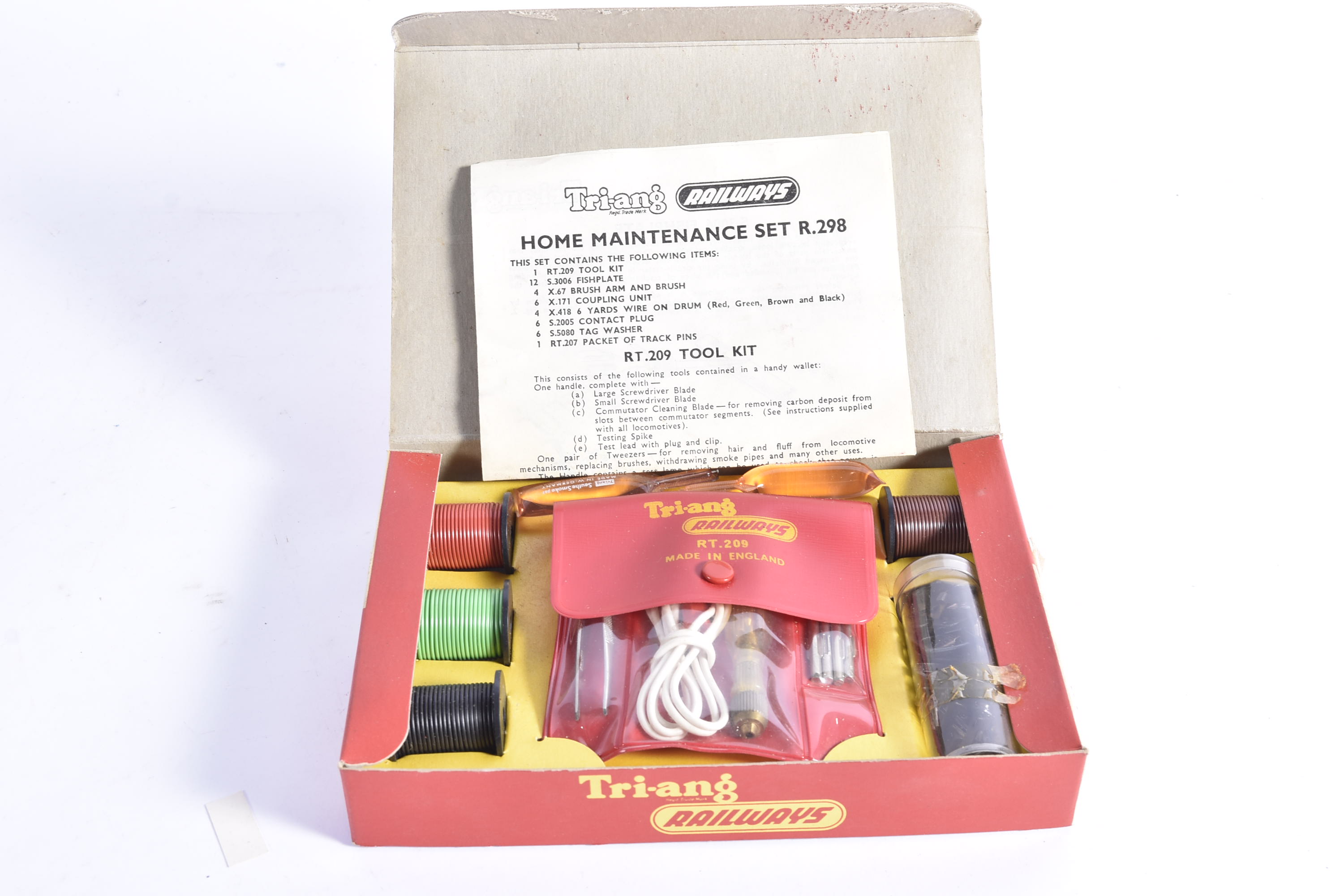 Tri-ang 00 Gauge R 298 Home Maintenance Set, comprising RT 209 Tool Kit, 4 Drums of wire, packet