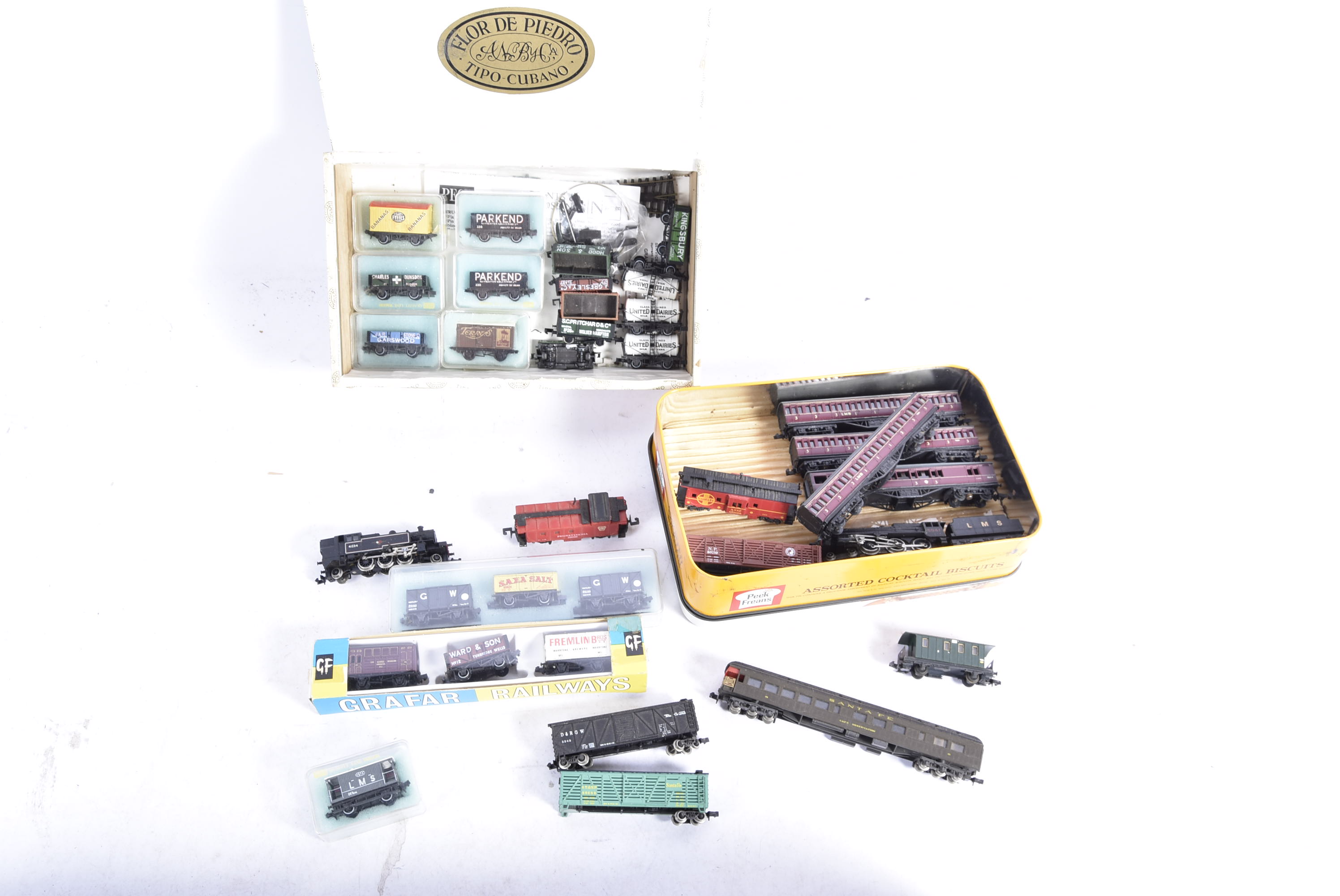 N Gauge Locomotives Rolling Stock and Accessories, unboxed Grafar LMS Black 5 4-6-0 5041, LMS maroon - Image 2 of 2