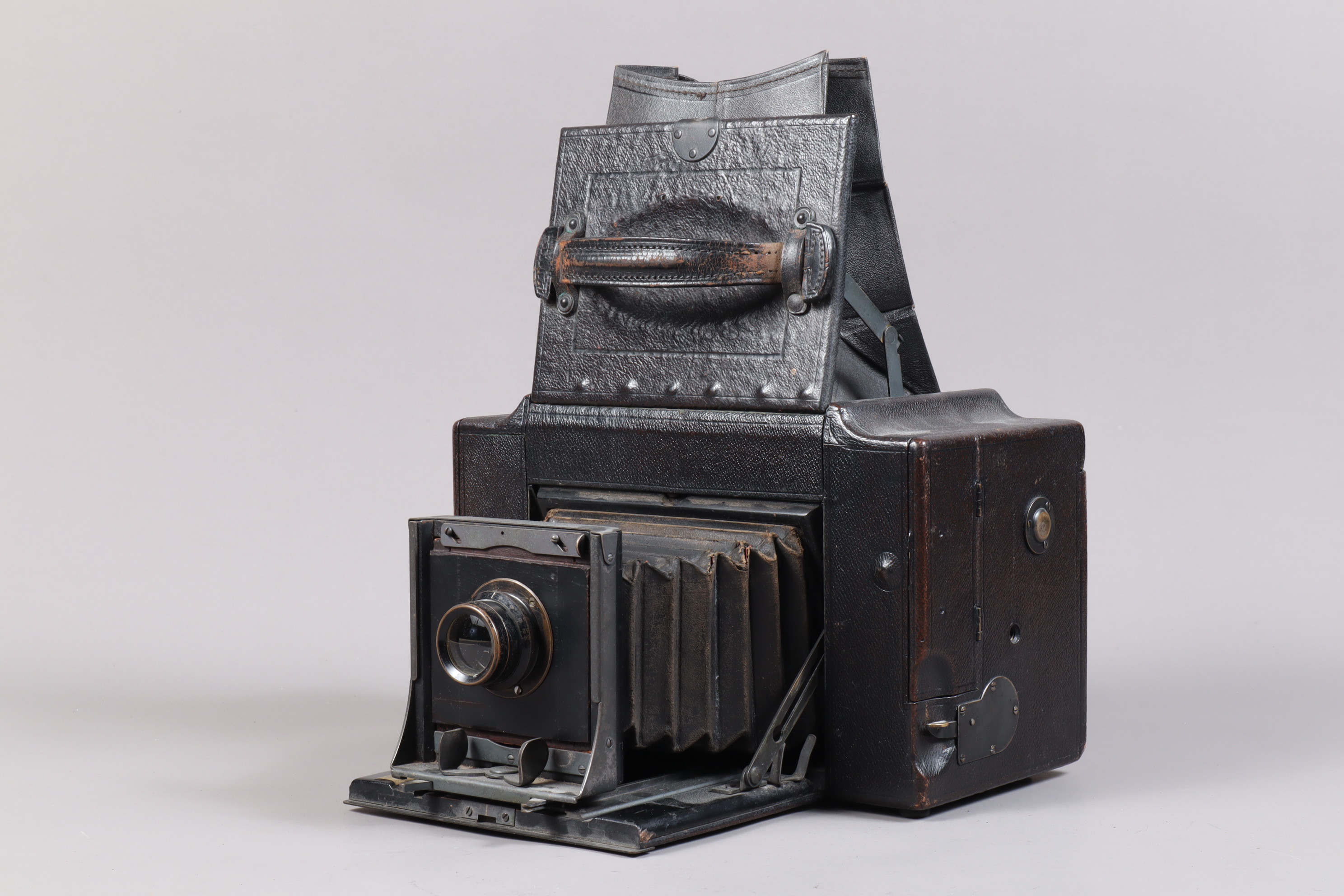 A No 3A Graflex Roll Film SLR Camera, made by Folmer & Schwing Division, Eastman Kodak, postcard