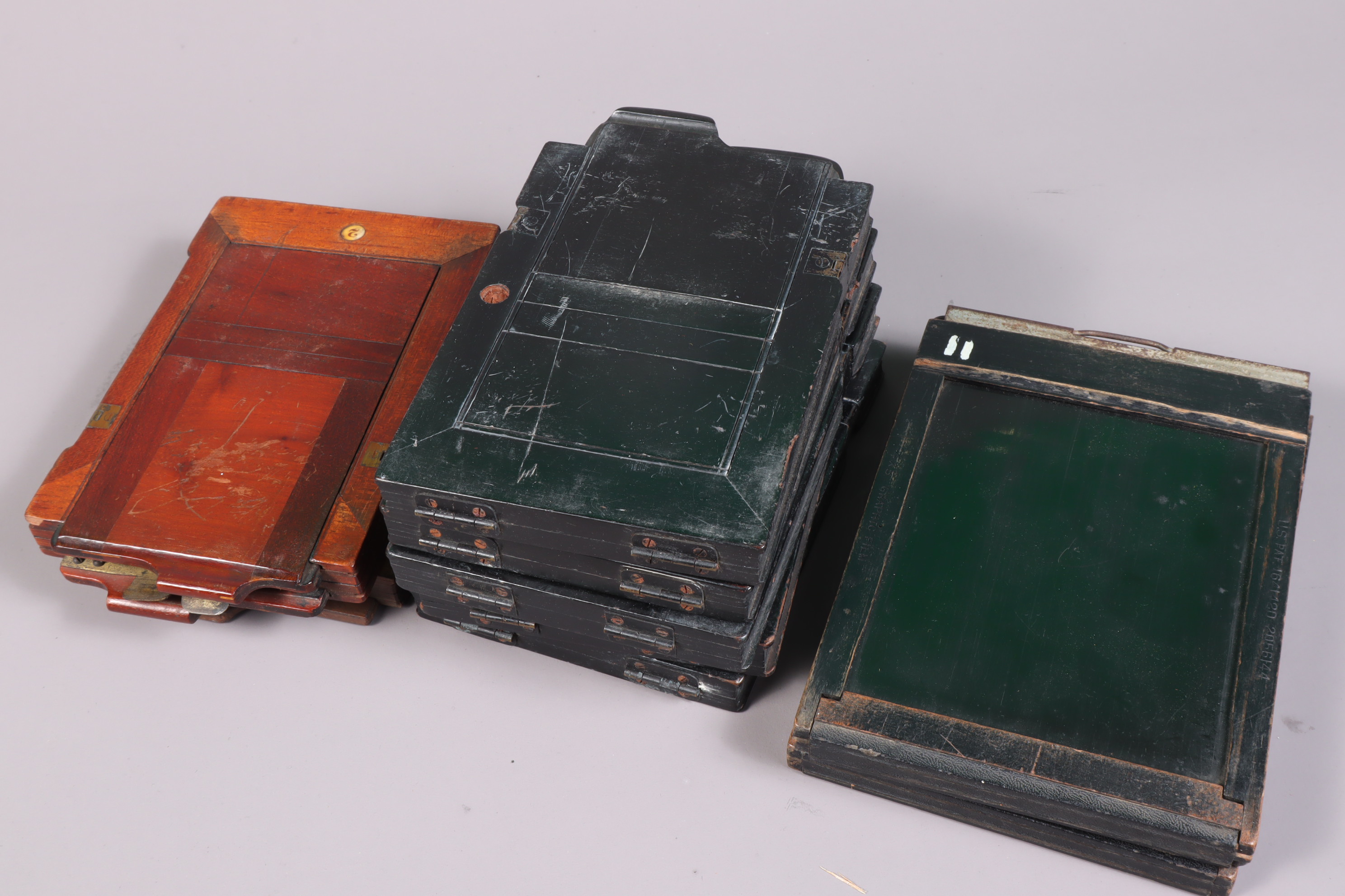 Various Quarter Plate and 5 x 4in Wooden DDS Plate Holders, a collection of various quarter plate