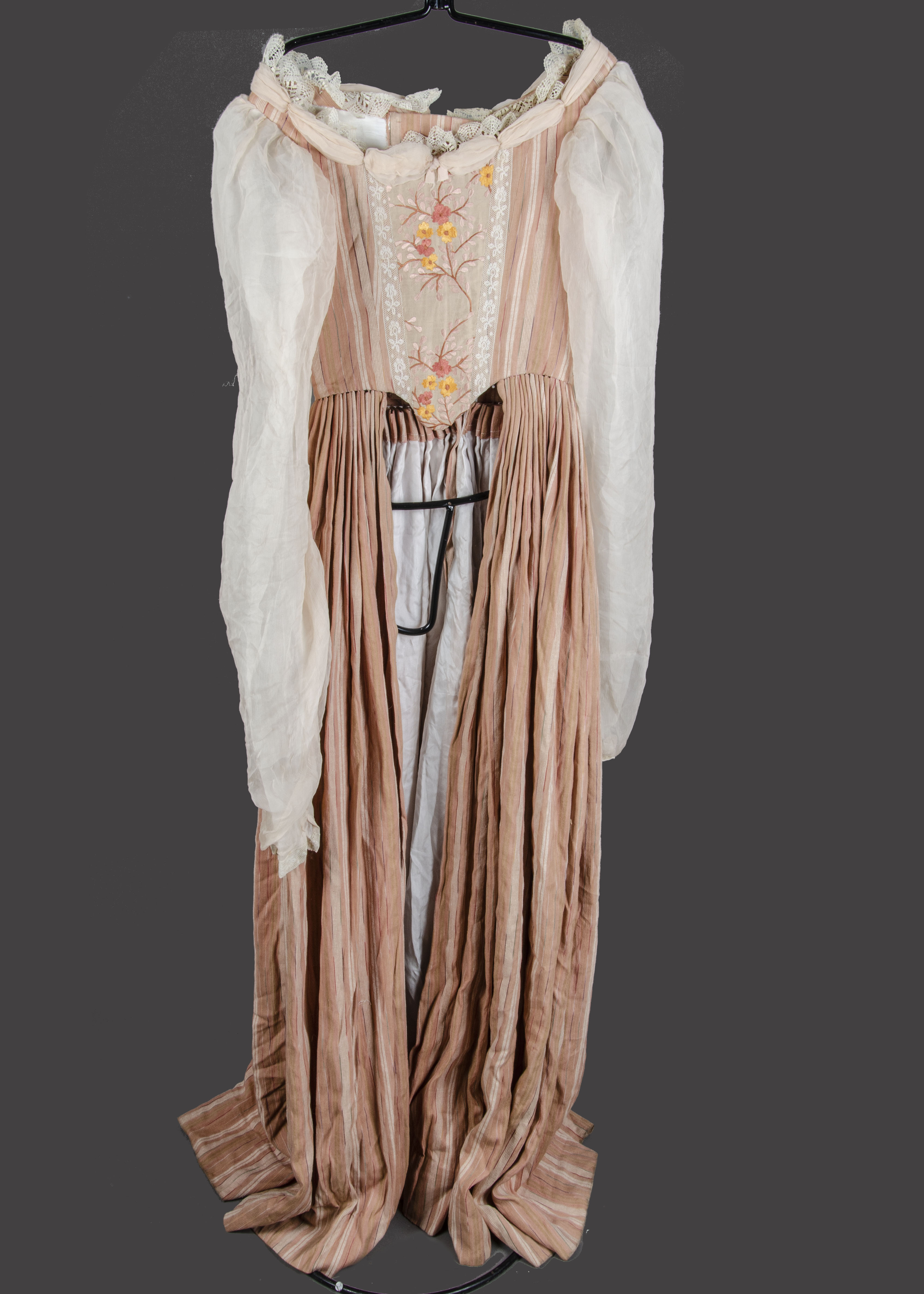 A collection of modern theatre costumes mainly in the Shakespearian style, by Academy Costumes - Image 2 of 2