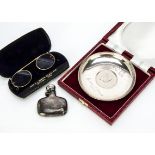 A small George V silver hipflask, 6cm, together with a boxed silver dish with inset 1965 Churchill