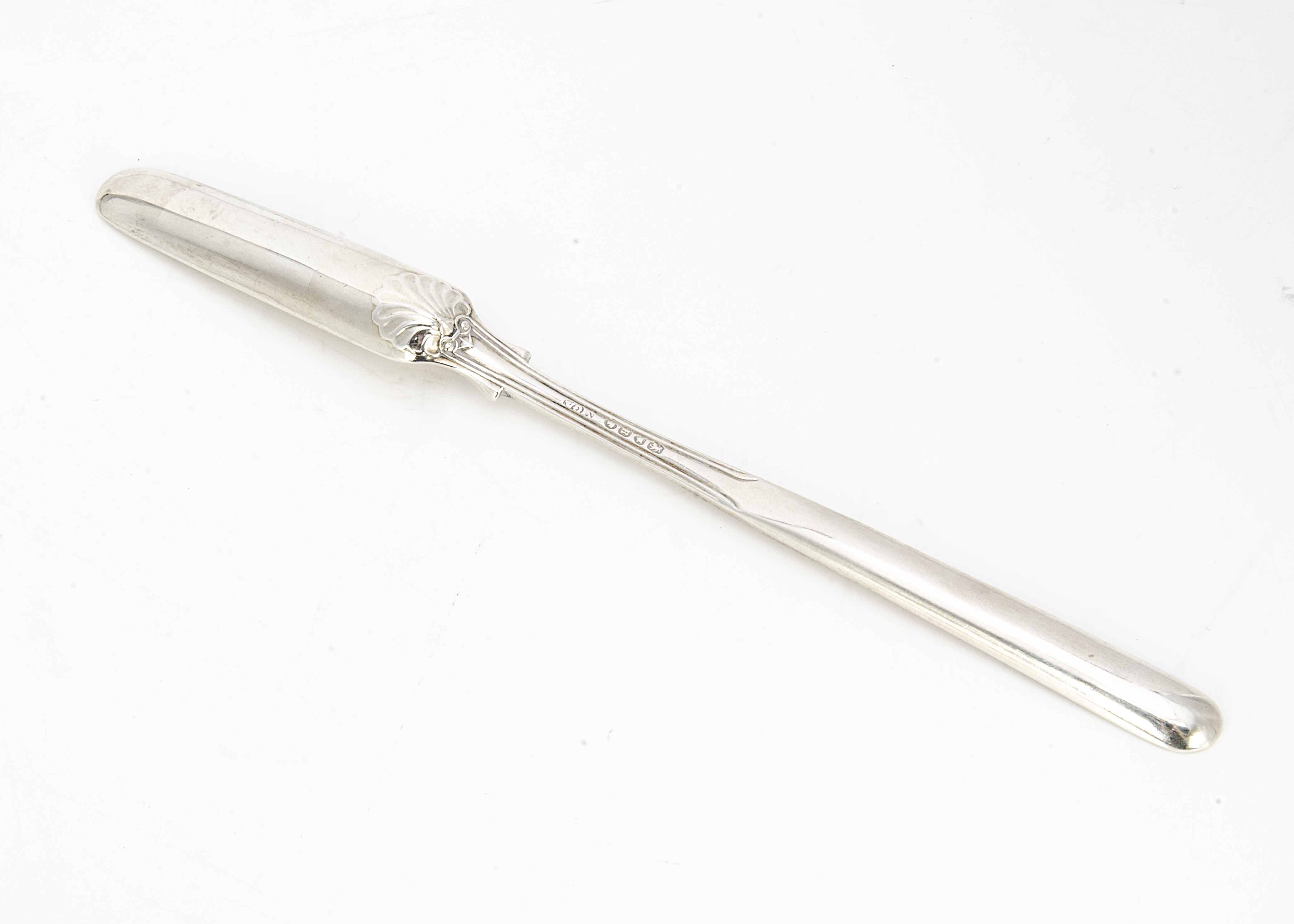 A George V silver marrow scoop by George Adams, 22.5cm long, London 1925 - Image 2 of 2