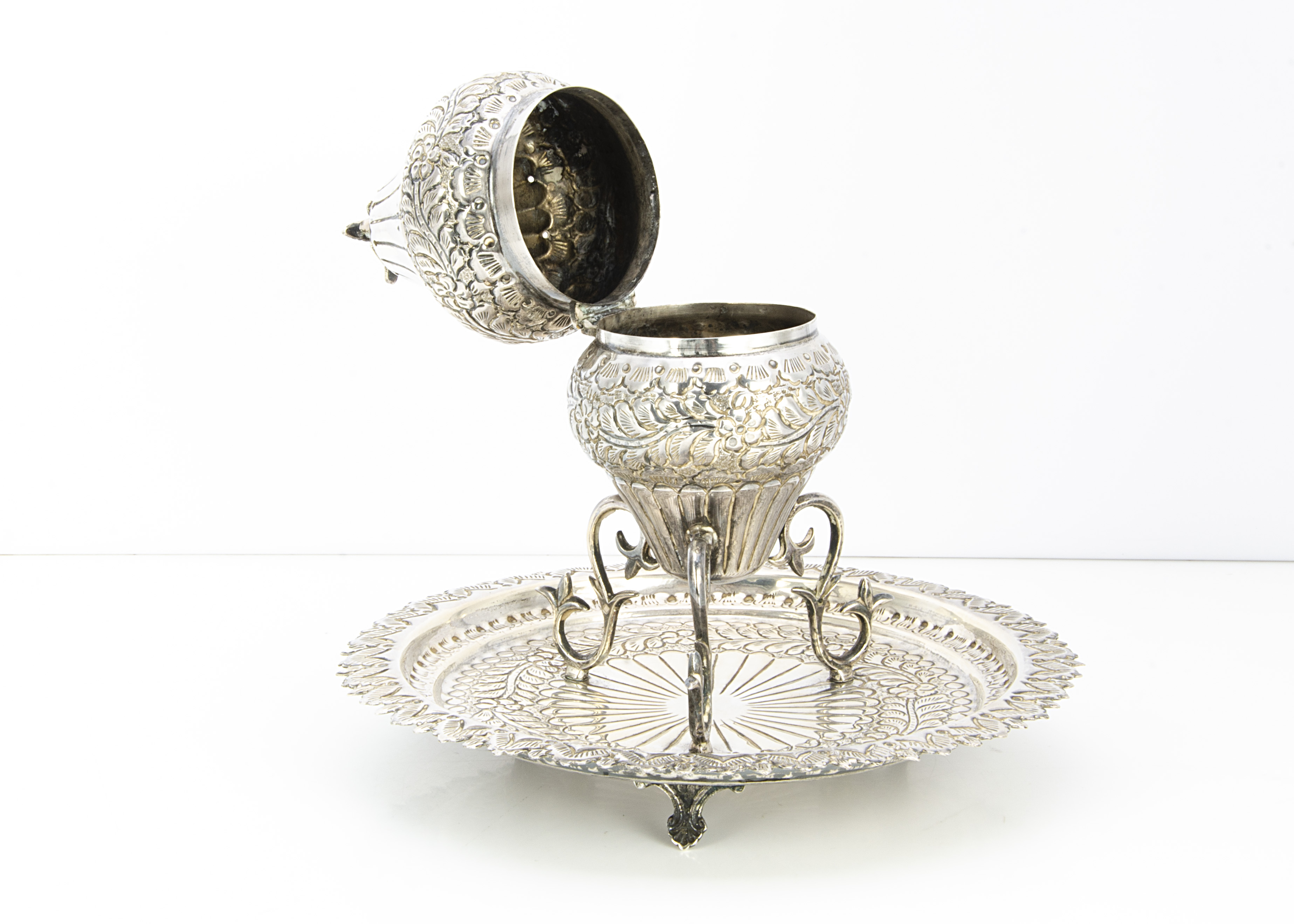 A vintage Middle Eastern white metal incense burner on stand, 27.77 ozt, and 23cm high and 23cm - Image 3 of 3