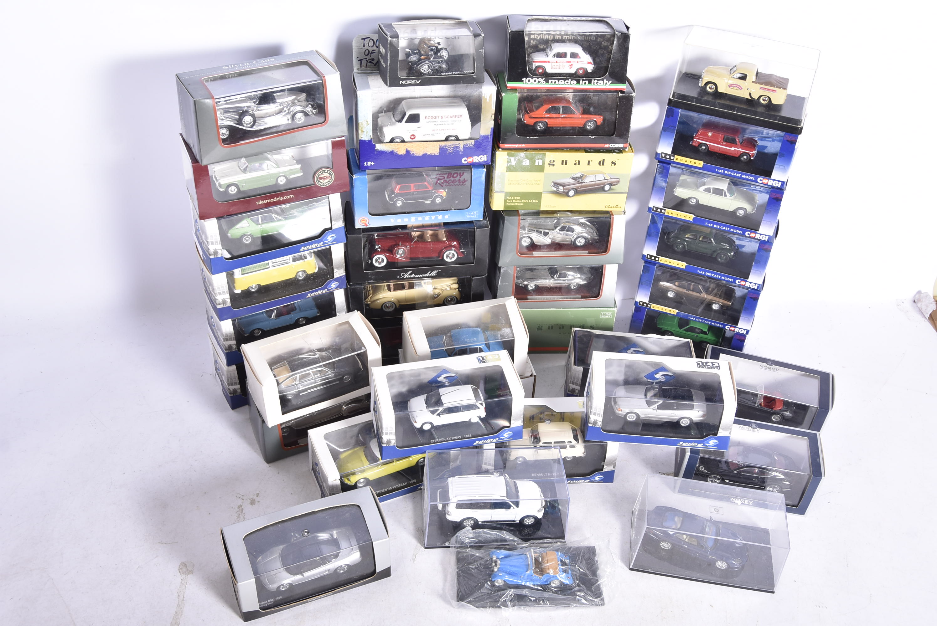 Modern Diecast Vehicles 1:43 Scale, a boxed/cased collection of vintage and modern mainly private