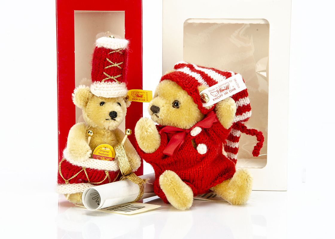 Two Steiff limited edition USA Christmas tree ornaments, both from F.A.O. Schwarz, Teddy Bear - Image 2 of 2
