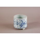 A 19th century Chinese blue and white porcelain planter, 11.5cm, short cylindrical form on three