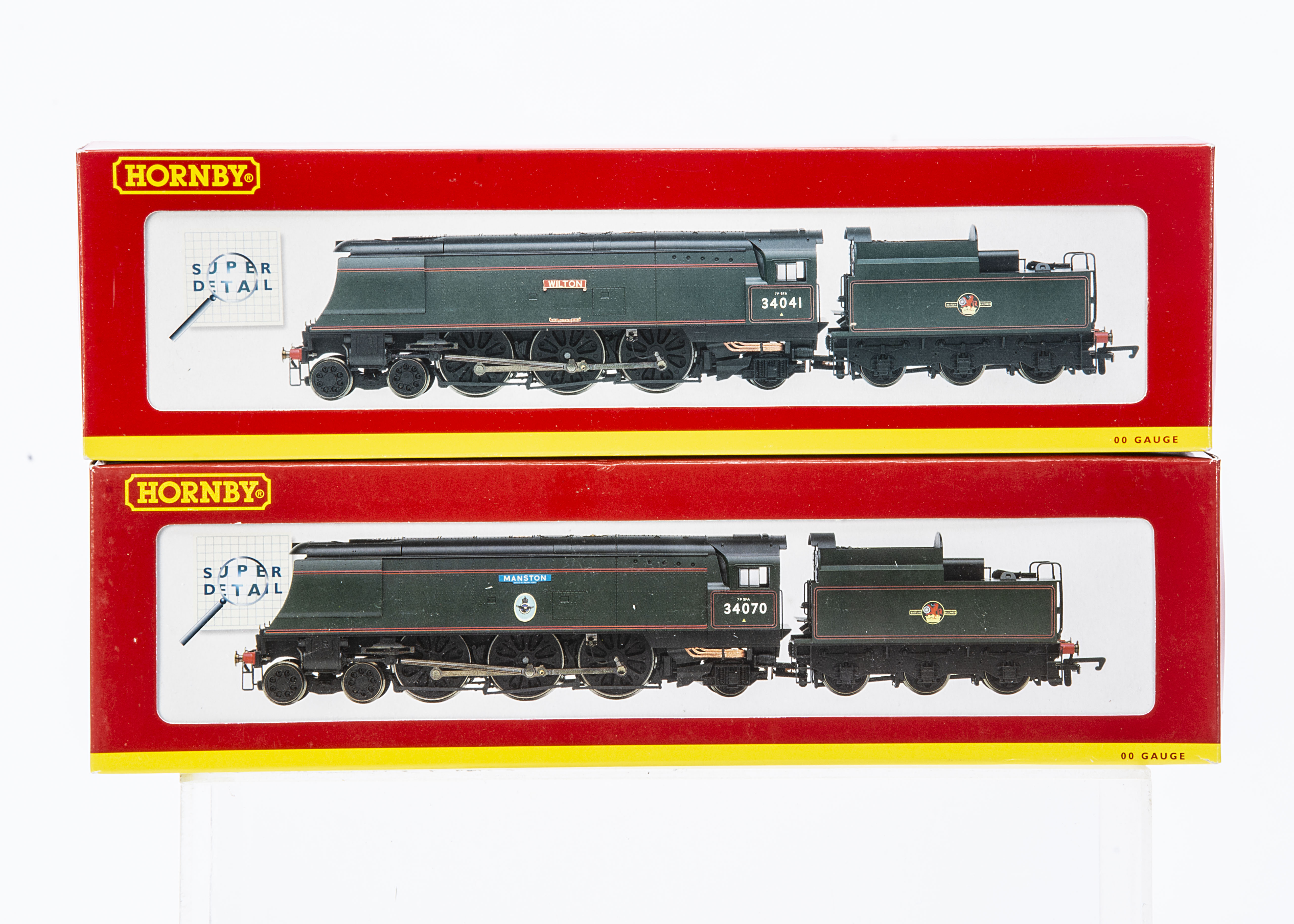 Hornby 00 Gauge BR green West Country and Battle of Britain Locomotives and Tenders, R2260 34070 '