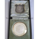KENNETH POWELL MEDAL / CAMBRIDGE UNIVERSITY 1905 Boxed round glass covered medal with separate metal