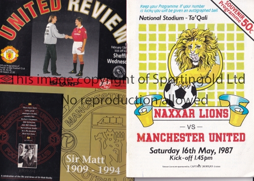 MANCHESTER UNITED Fourteen programmes plus The United Story in Pictures magazine 1958 with paper