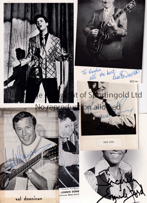 SHOWBIZ / CLIFF RICHARD / AUTOGRAPHS A signed b/w postcard by Cliff Richard and 5 signed b/w promo