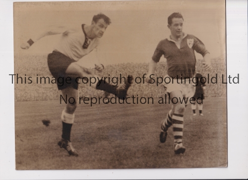 PRESS PHOTO / REPUBLIC OF IRELAND V GERMANY 1956 Original 10" x 8" B/W Press photo with stamp and