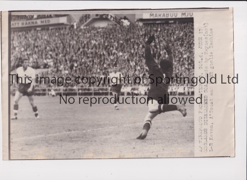 PRESS PHOTO / 1958 WORLD CUP Original 11" X 7" B/W photo with printed notation on the front of