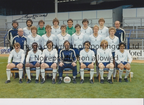 RICKY VILLA Autographed 12 x 8 col photo of Tottenham`s squad of players posing for photographers