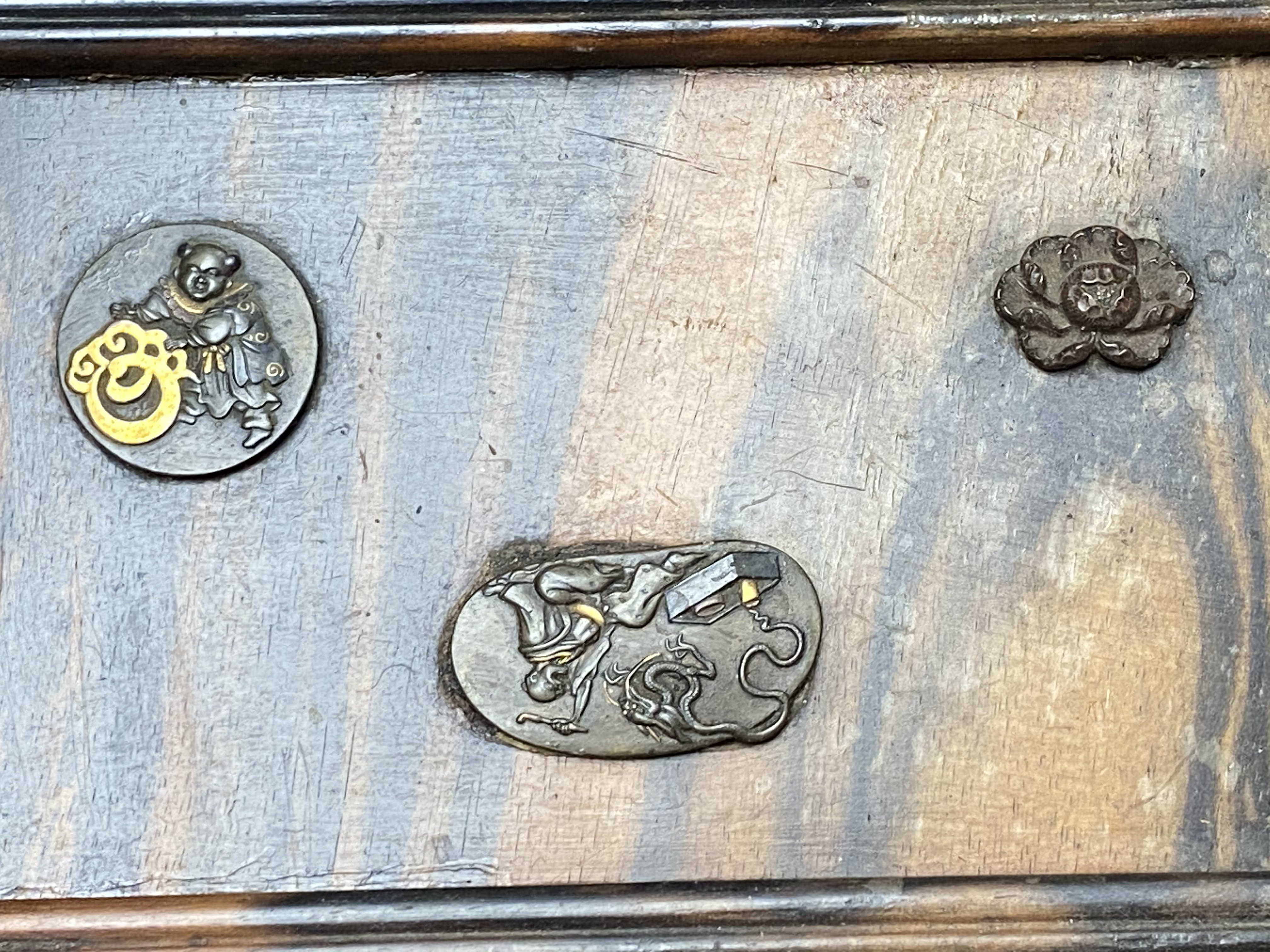 A Japanese hardwood cabinet in need of restoration - Bild 4 aus 8