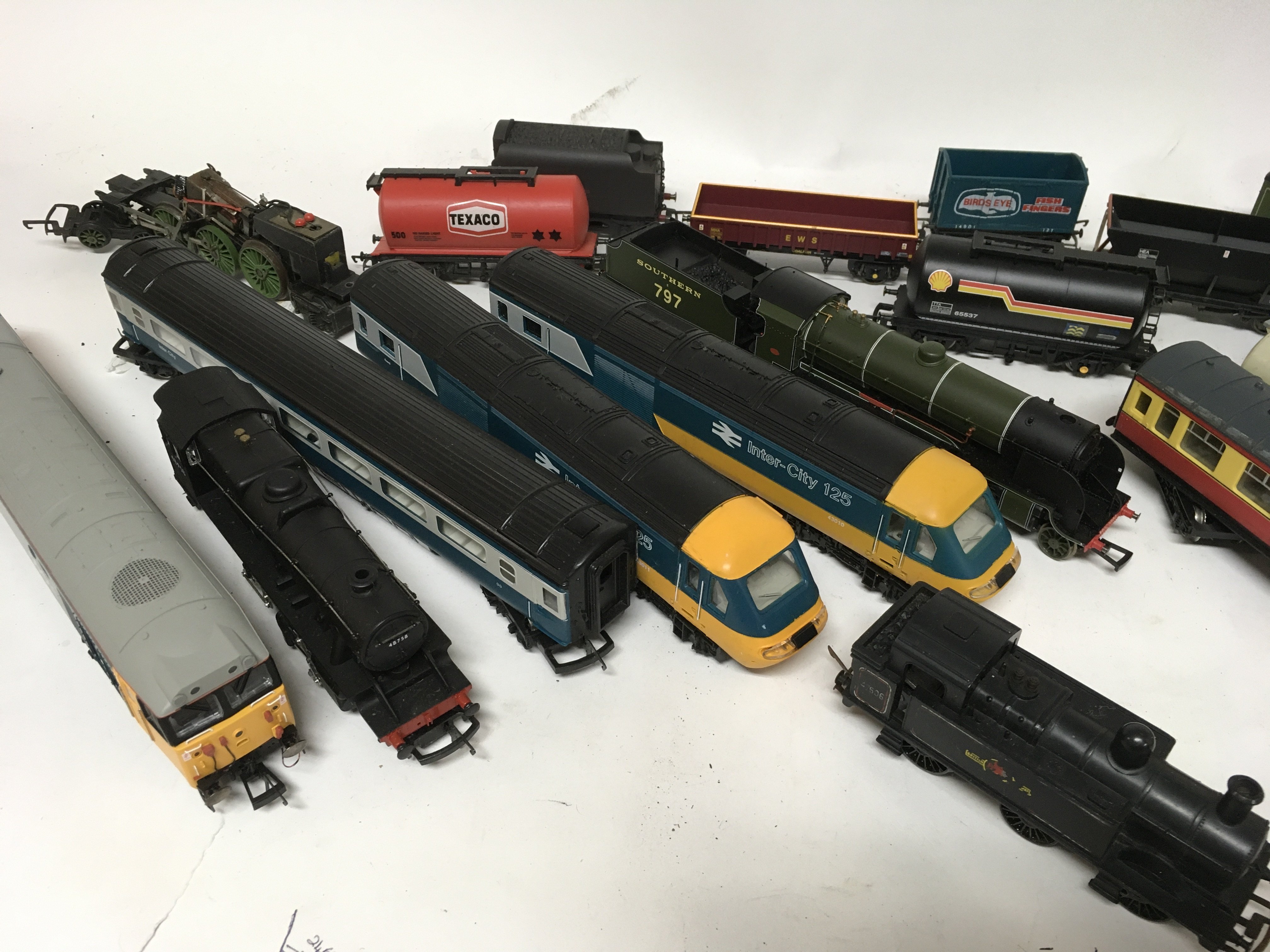 A collection of 00 gauge railway including a inter