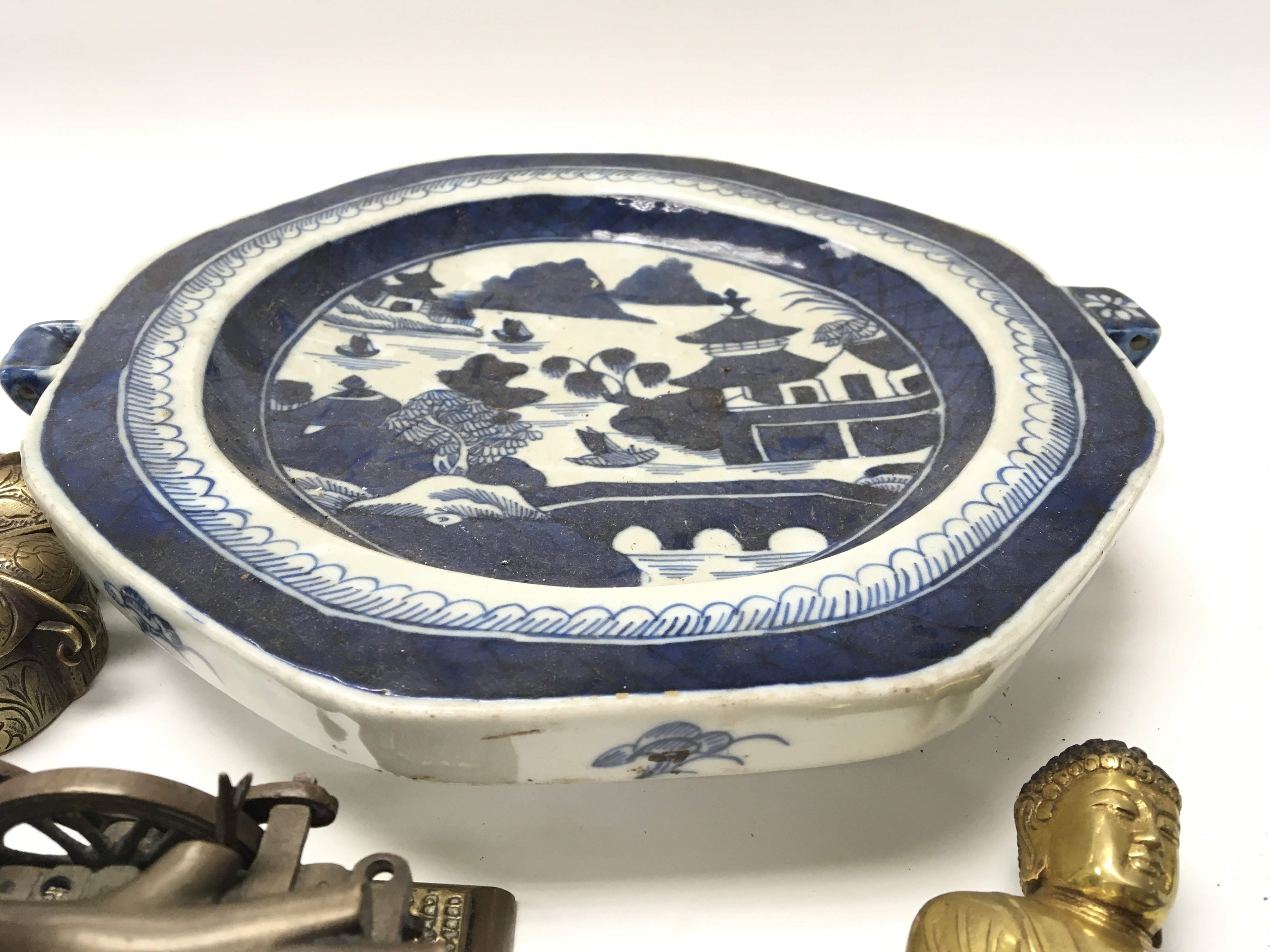 A collection of oriental ceramics. Comprising 18th - Image 4 of 4