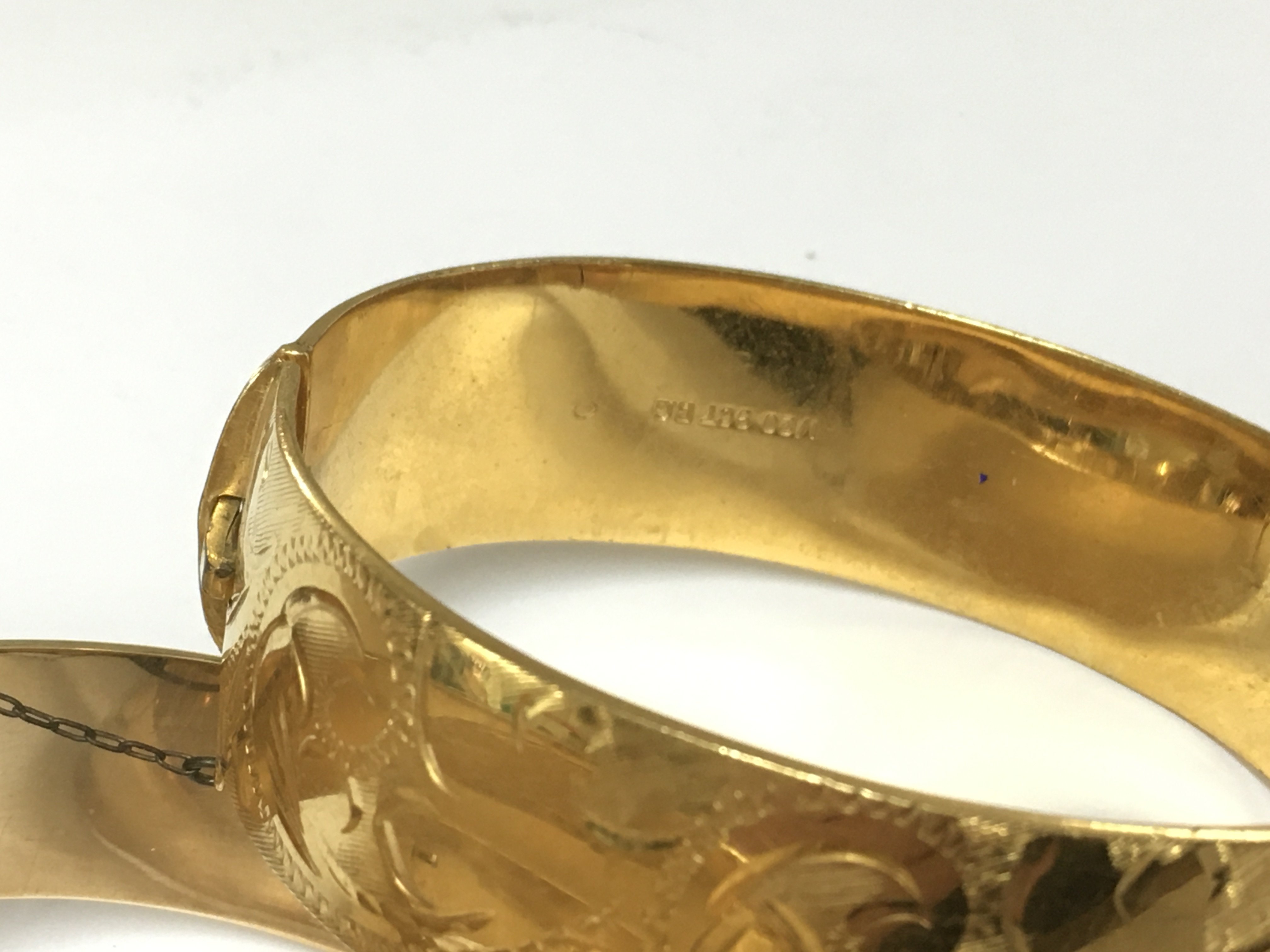 3 9ct rolled gold / metal core bangles. - Image 2 of 4