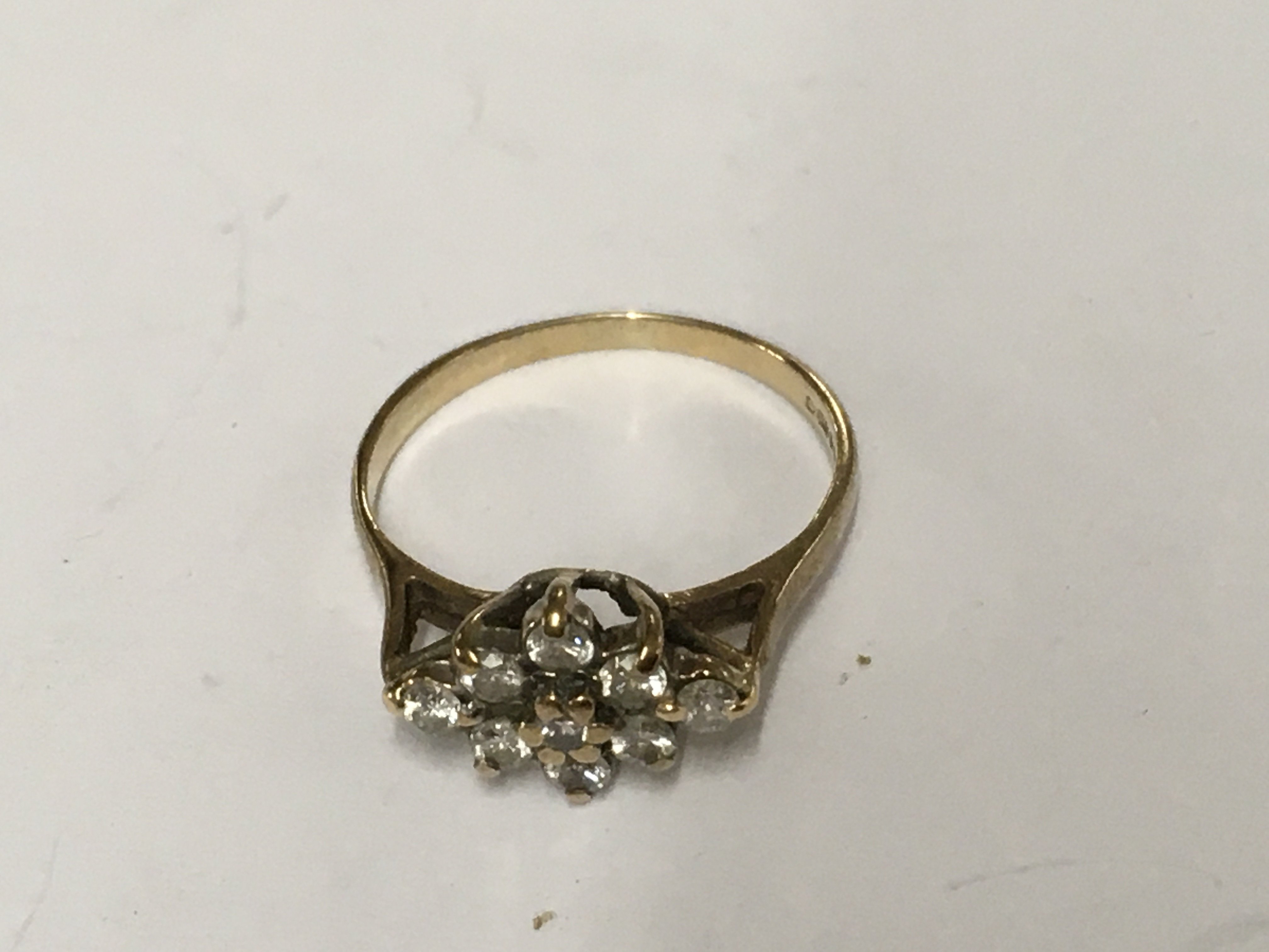 A 9ct gold. And stone set ring. 2g