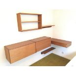 A modern design Tapley Teak Self levelling floatin