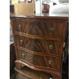 A Quality small size mahogany chest of three drawe