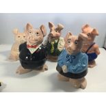 A set of five NatWest Wade pig money boxes.(5)