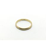 A 22ct gold ring, approx 1.8g and approx size M.