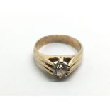 A gents 9ct gold solitaire CZ ring, approx 4.8g an