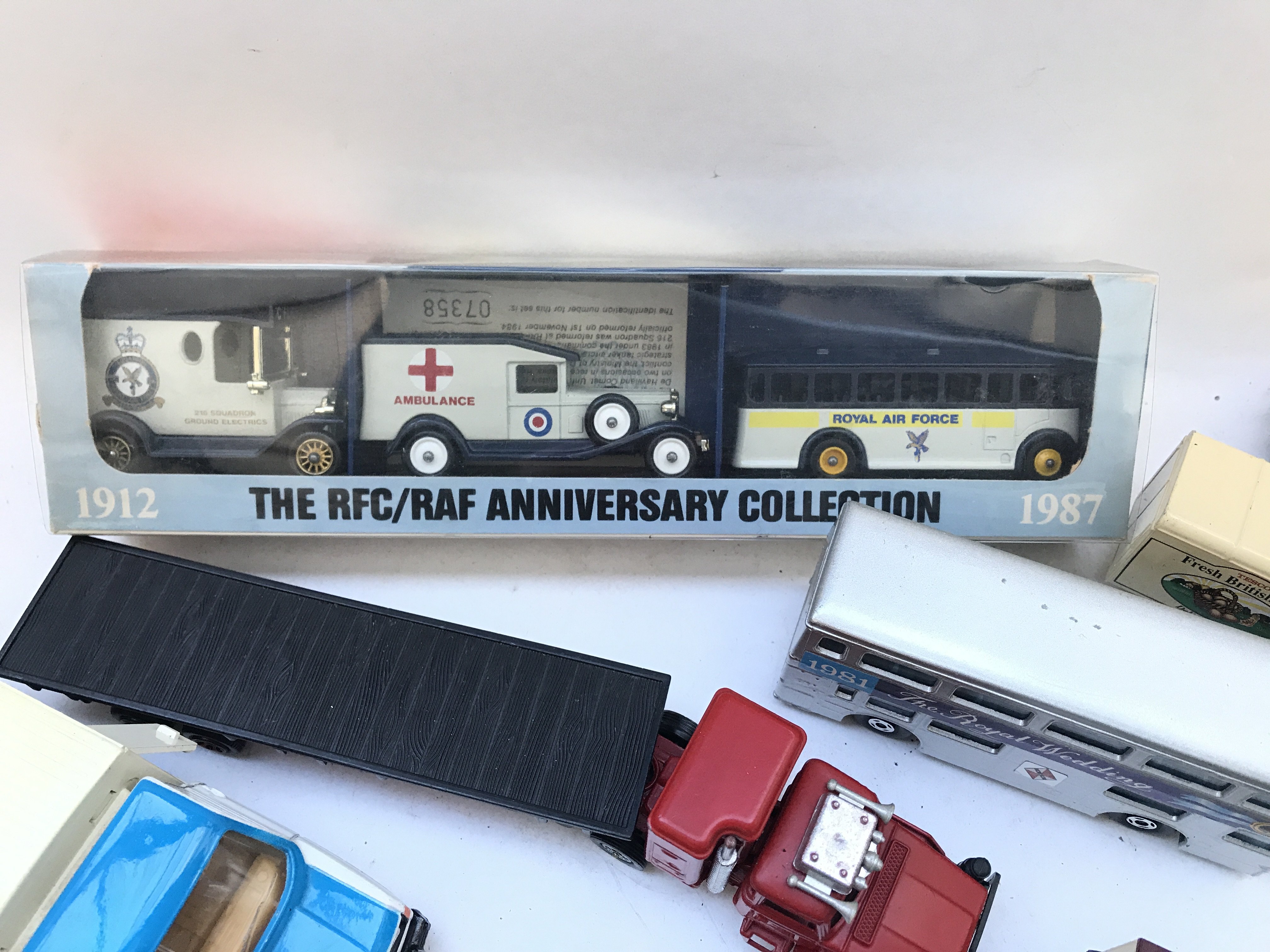 A Collection of Playworn Matchbox, Dinky toys and - Image 4 of 4