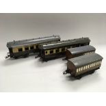 2 Hornby Meccano Pullman carriages (Tolanthe & Verona) plus 2 additional Hornby LNER carriages.