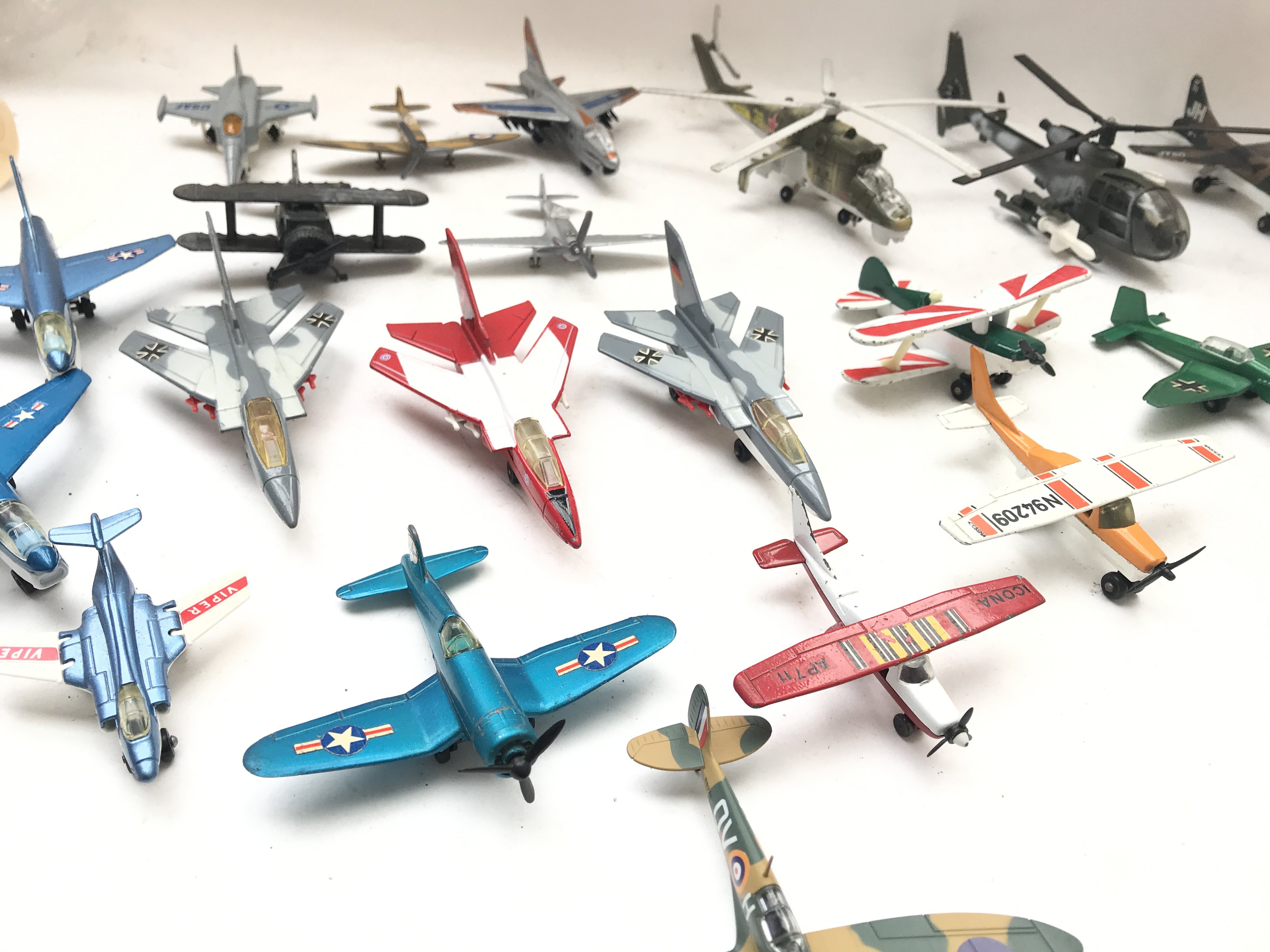 A Collection of die cast aircraft including a matc - Image 3 of 3