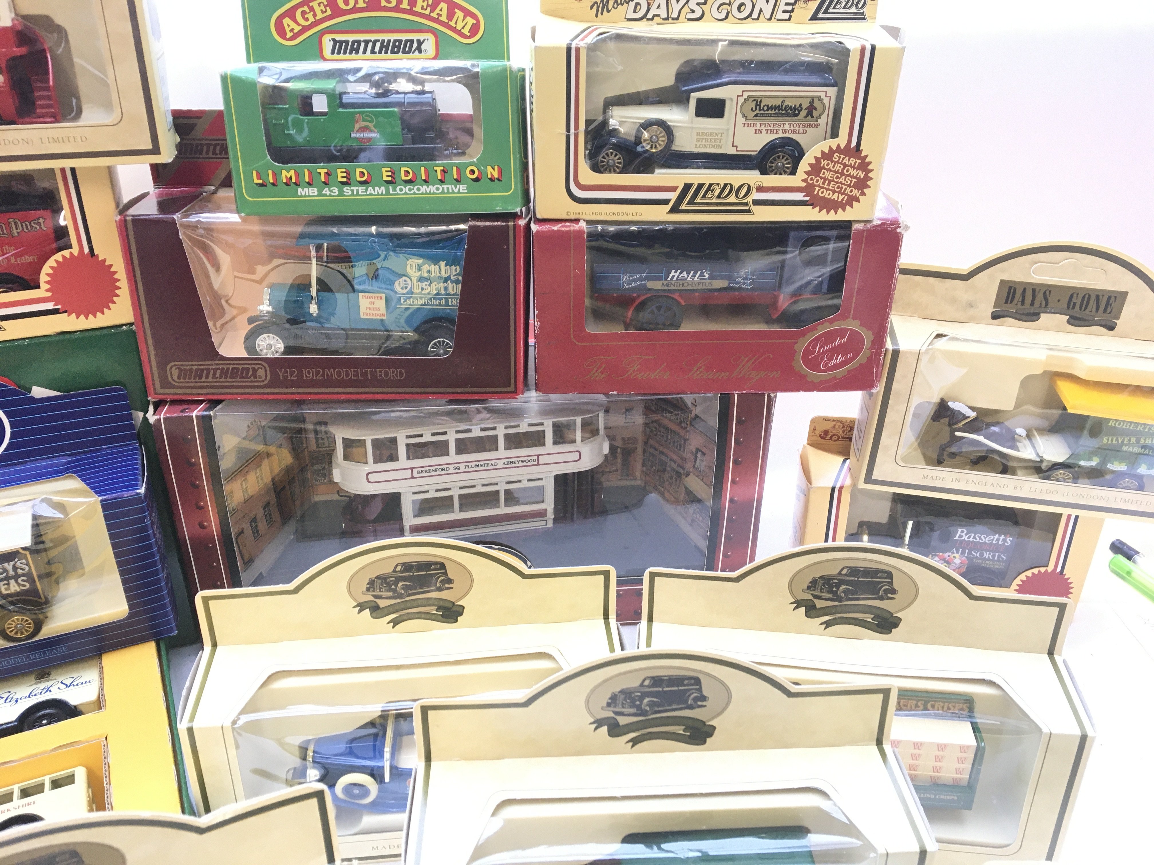 A Collection of boxed Corgi, Lledo and matchbox ca - Image 3 of 3