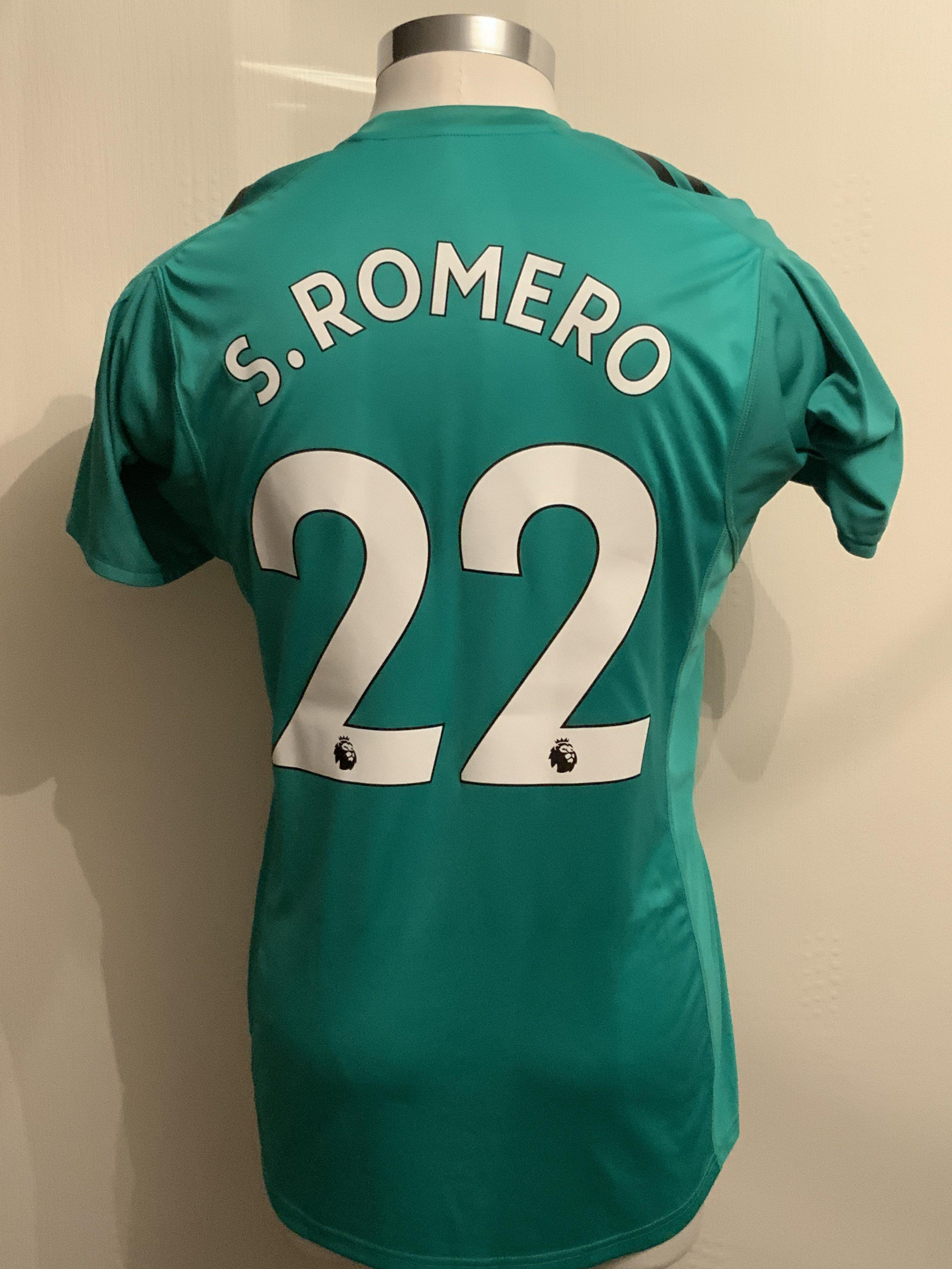 Romero Manchester United Match Issued Football Shirt: Premiership badging to arms. Number 22 green