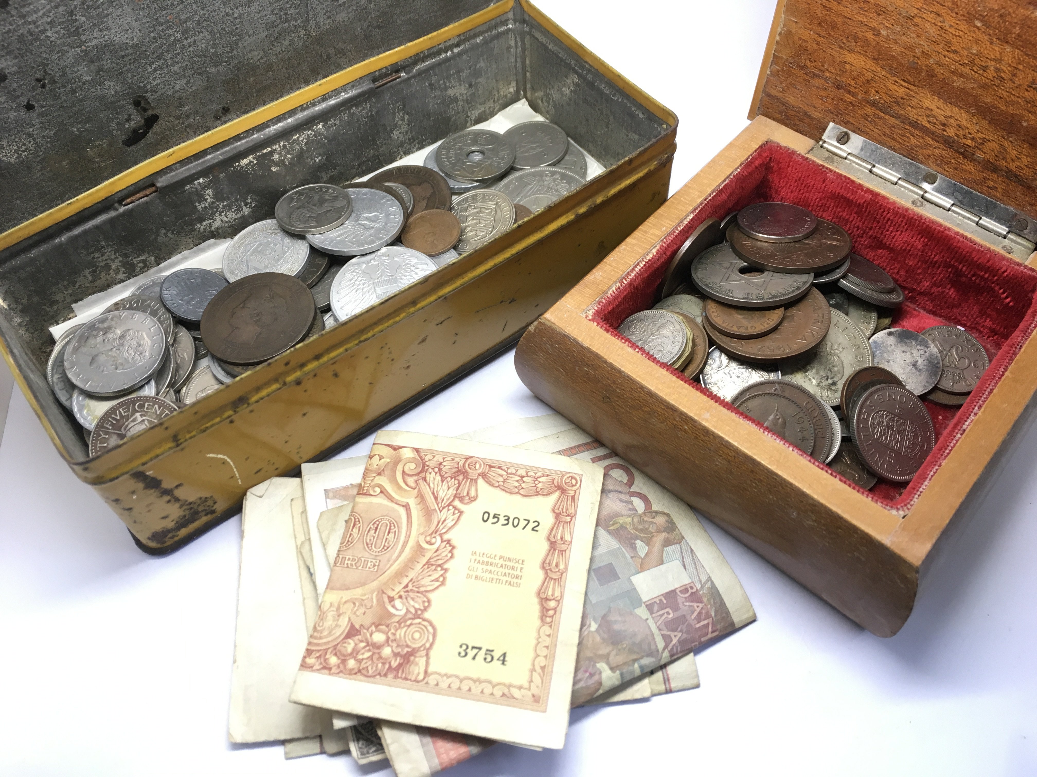 A small Chinese box, various coins, pens and other - Image 2 of 3
