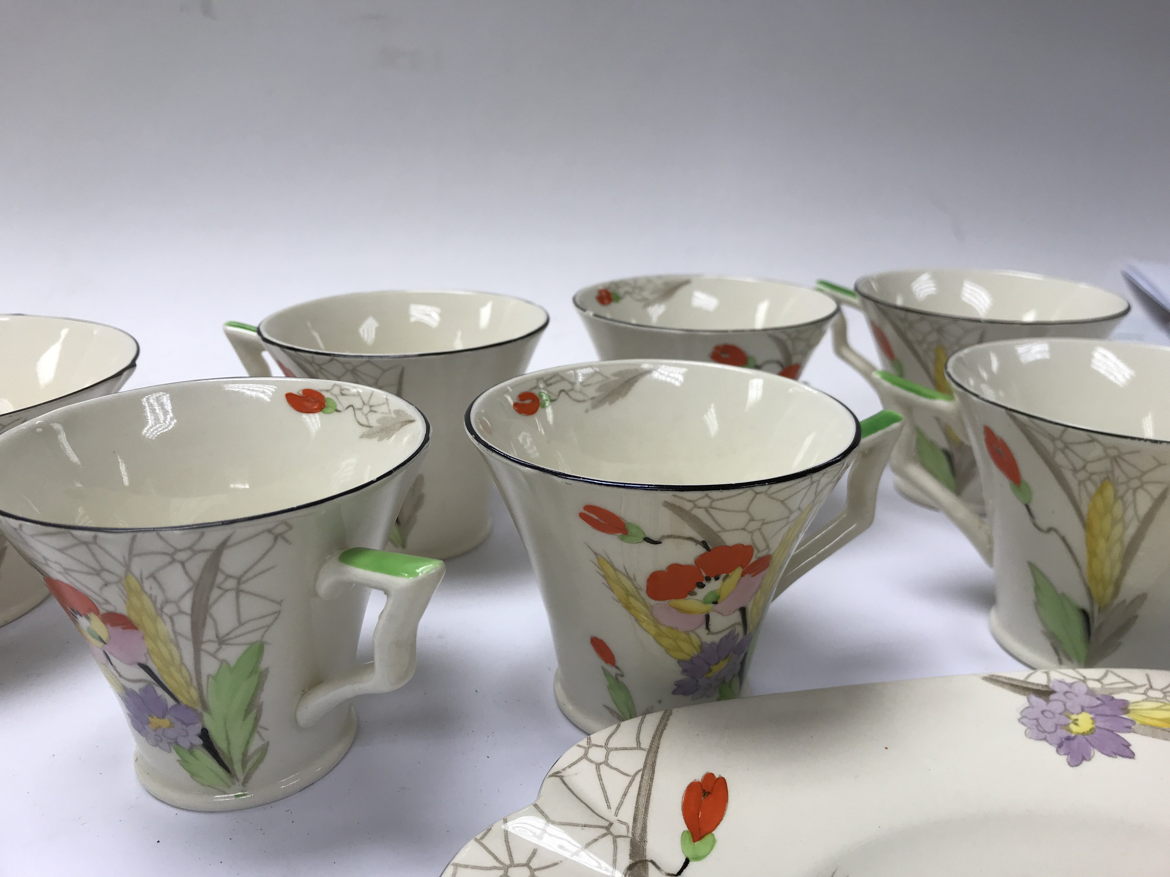 Art Deco Tamâ€™s ware poppy set. Six cups, saucers - Image 5 of 5