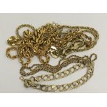 A 9ct gold bracelet and a 9ct gold necklace 17g, t