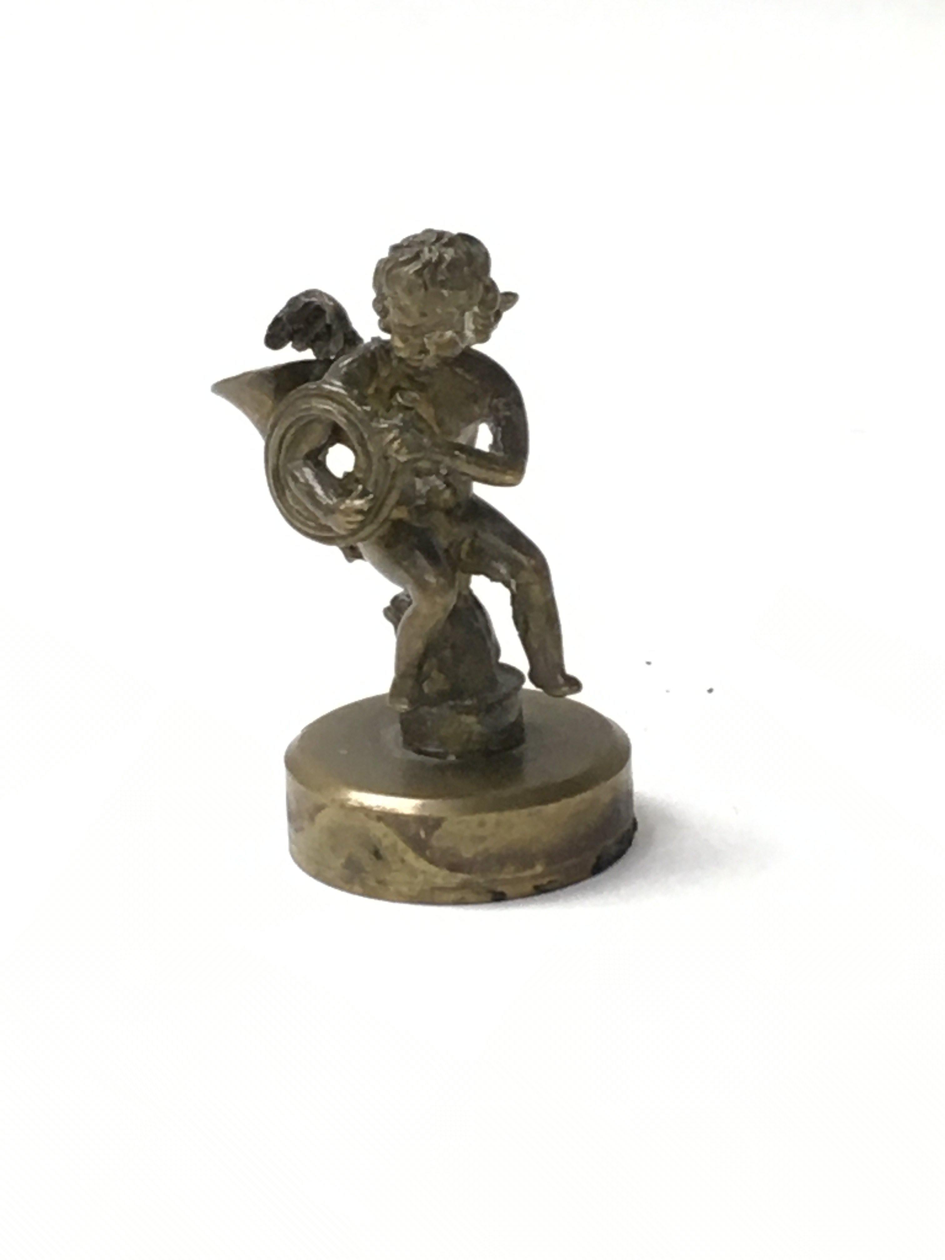 A set of 6 brass cherubs playing various musical i - Image 5 of 7