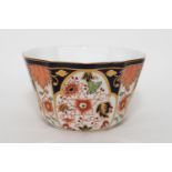 A Royal Crown Derby bowl in pattern 6041. Circa 19