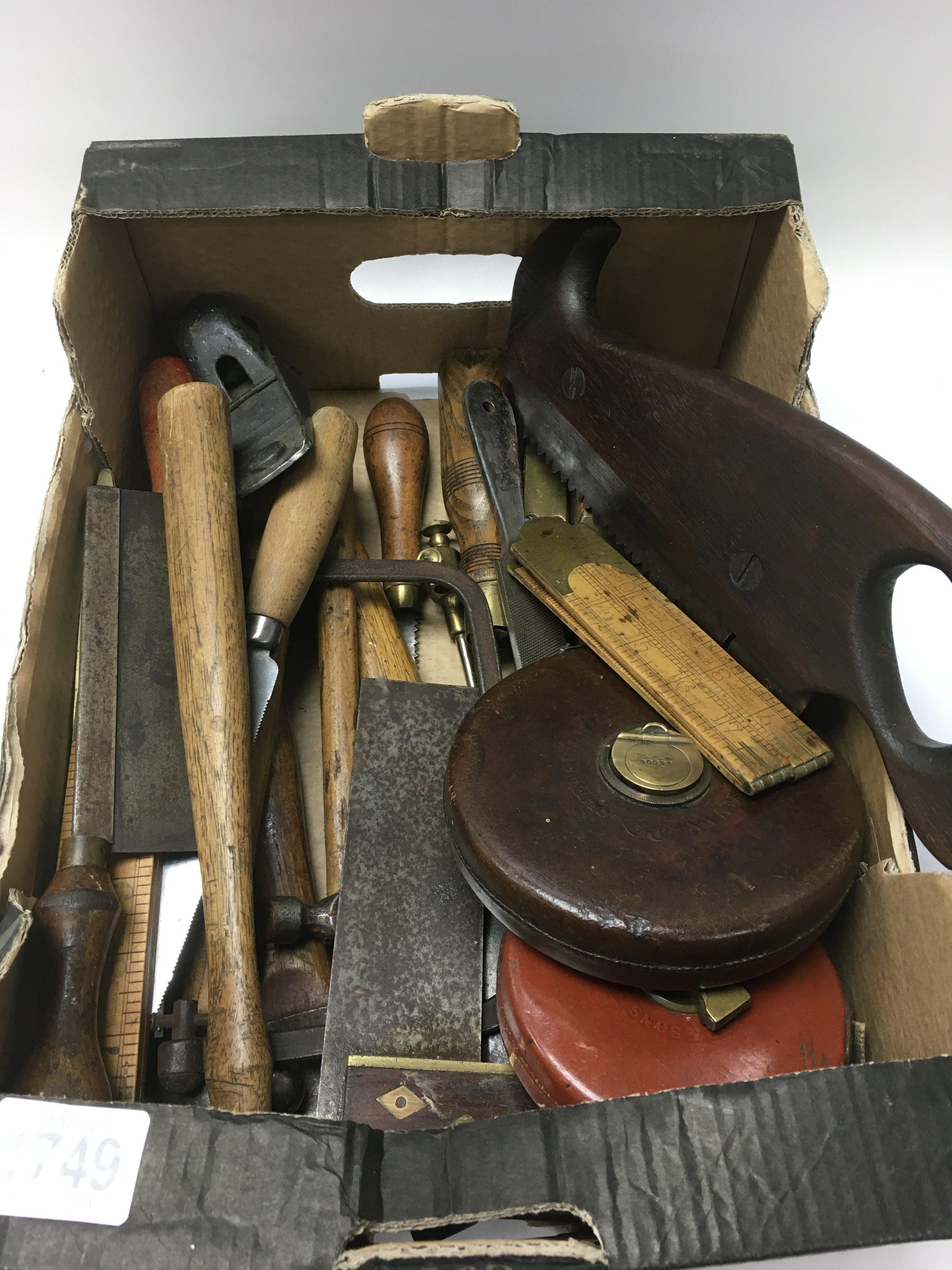 A quantity of vintage woodwork tools.